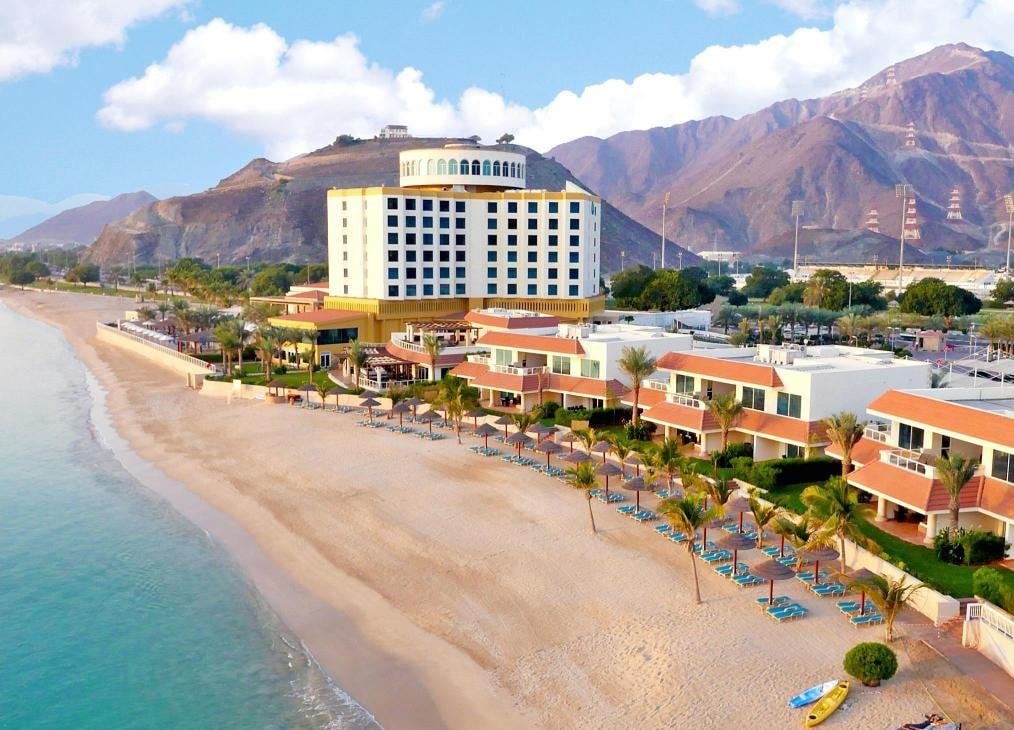 Private Fujairah & Korfakkan City Tour with Buffet Lunch & Beach Access (8+2 Hours Complimentary)